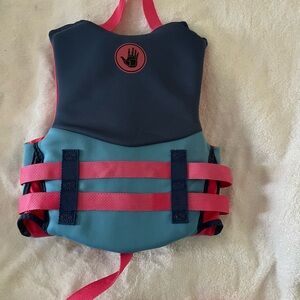 Body Glove Girls Lifevest with approved leg strap 33-55lbs